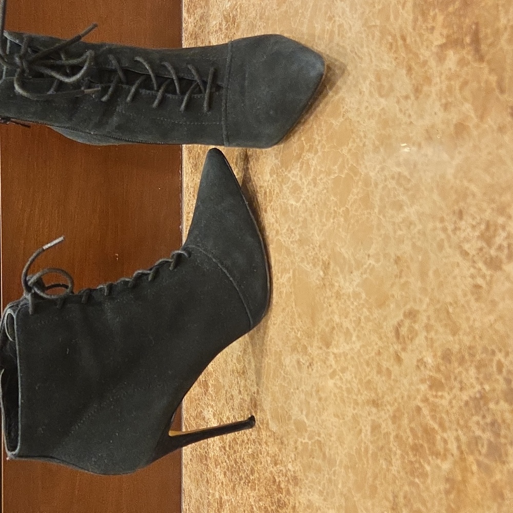 SOMETHING NAVY BLACK SUEDE ORCHID LACE UP BOOTIES ANKLE BOOTS HEELS SHOES $140